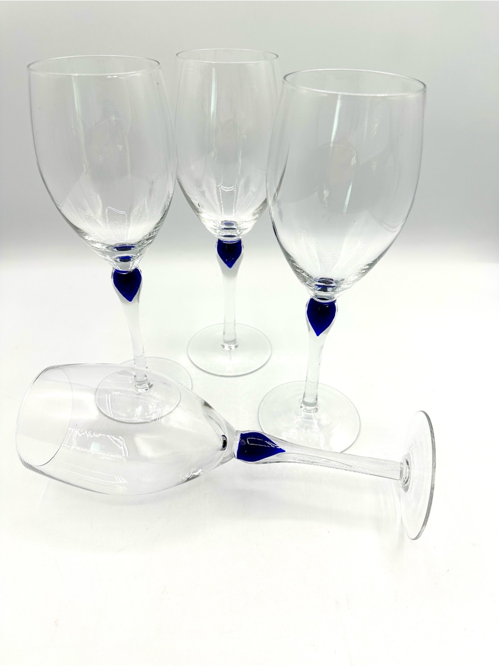 4 Zrike Blue Teardrop Stemmed Wine Glasses